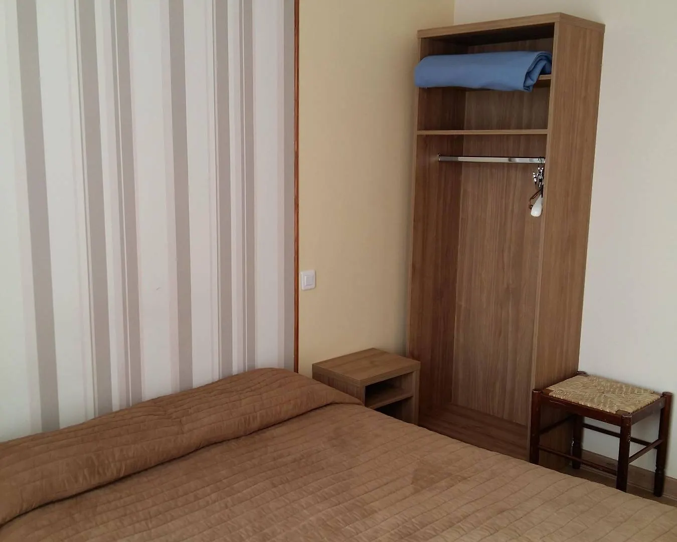Roi Rene Hotel 2*